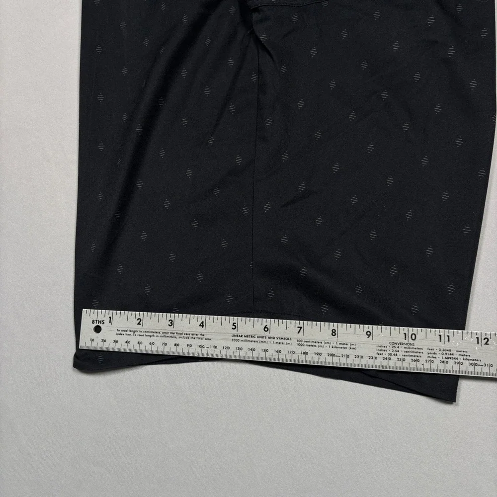 Travis Mathew Shorts Mens 40 Black‎ Geometric Diamond Pattern Golf Performance